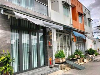 Quận 7  vừa ở vừa kd  5t5  ngang 7m  cạnh pmh  hẻm 4m5  có pn trệt