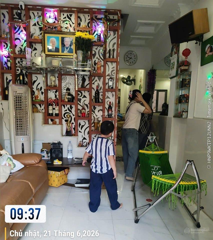 4t9  hẻm xe hơi q7  nhà đẹp 3 lầu btct  đối diện pmh quận 7