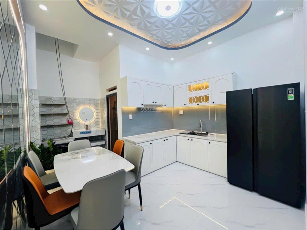 Nhà phố cạnh him lam  cách mt vài bước  sát bãi đậu ô tô  4pn full nội thất  chỉ 6.59 tỷ