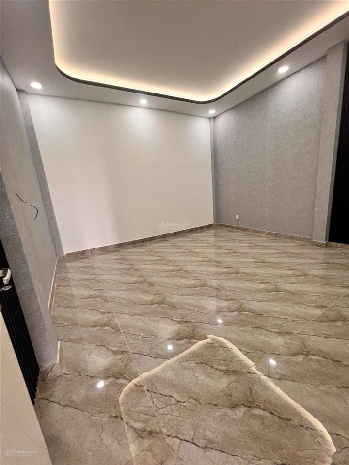 Lô nhì hẻm xe hơi  ngay ngã tư nguyễn thị thập  ngang 4.5  chỉ 6,8 tỷ còn tl