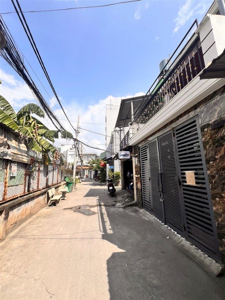 Lô nhì hẻm xe hơi  ngay ngã tư nguyễn thị thập  ngang 4.5  chỉ 6,8 tỷ còn tl