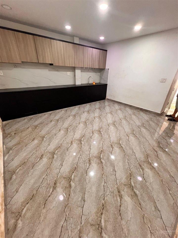 Lô nhì hẻm xe hơi  ngay ngã tư nguyễn thị thập  ngang 4.5  chỉ 6,8 tỷ còn tl