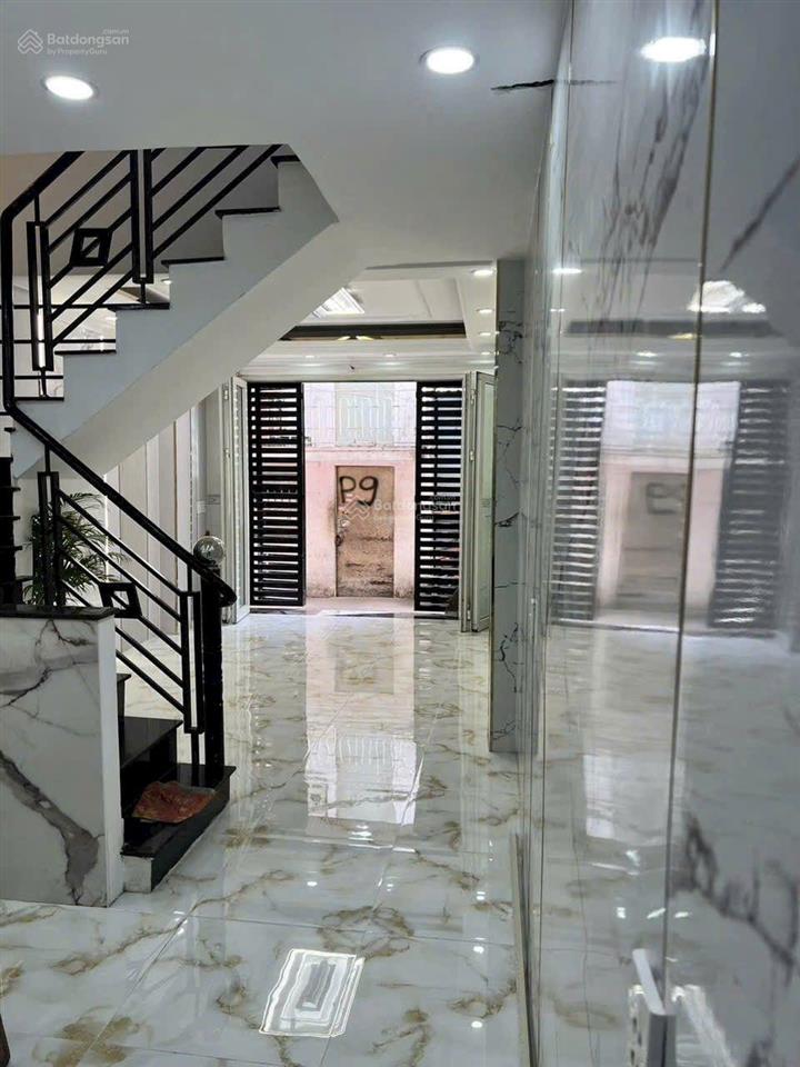 Bùi văn ba, 3 tầng mới đẹp, cách mặt tiền 20m, sang quận 1,4 chỉ 10p  4.7 tỷ