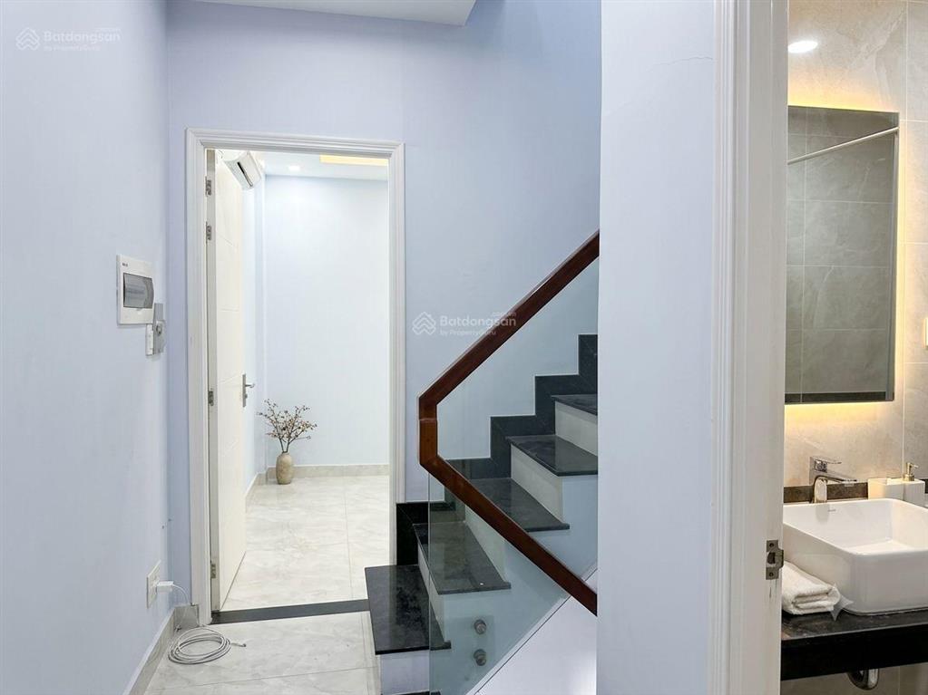 Nhà phố quận 7  4 tầng  sân xe rộng rãi  bãi đậu ô tô  60m²  5.570 tỷ