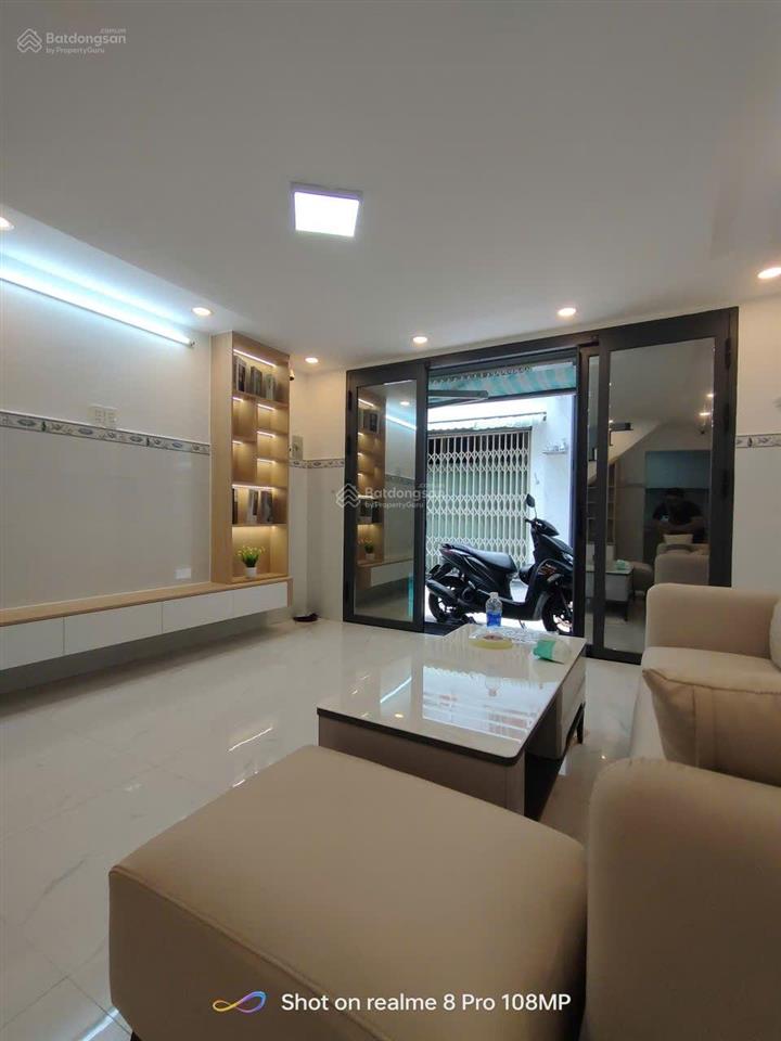 Chỉ 4t55  nhà q7 hẻm xe hơi  cách bến nhà rồng chỉ hơn 10 phút