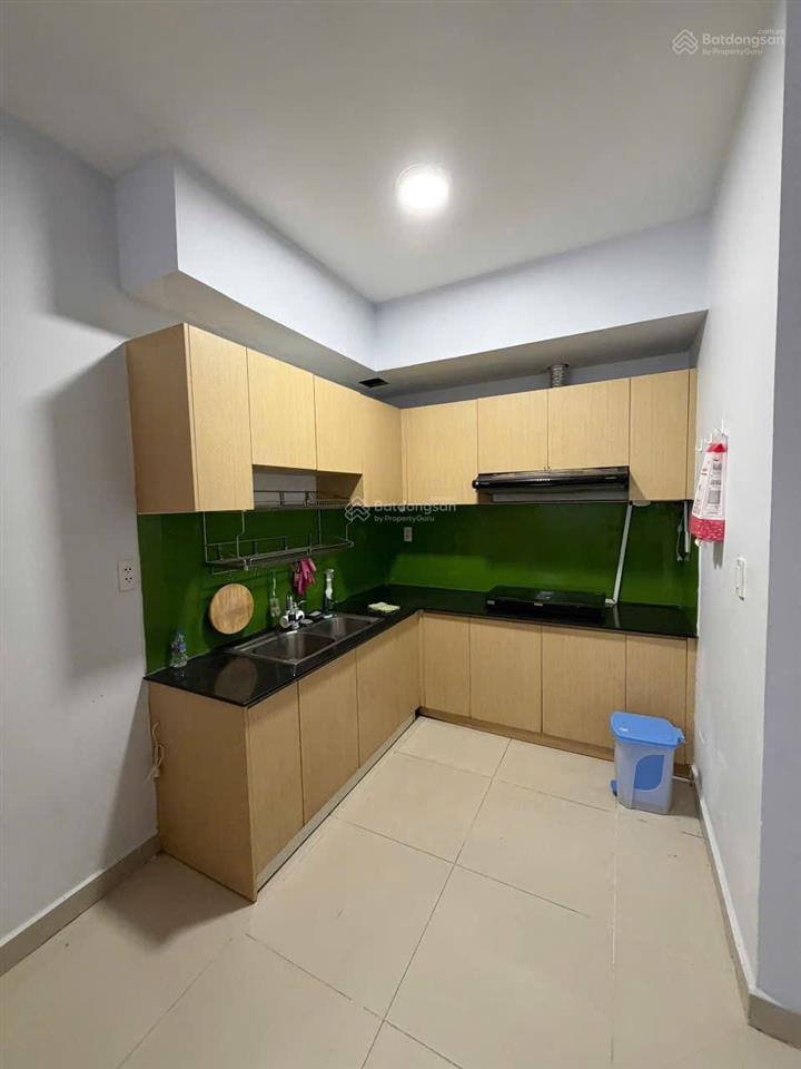 Căn góc oriental plaza 70m2 sổ hồng riêng chỉ 4,3 tỷ, chính chủ bán
