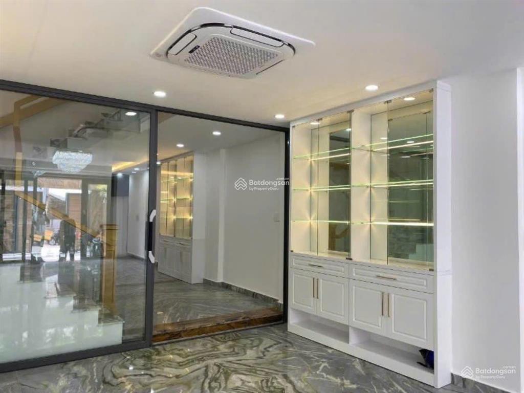 Cho thuê nhà góc 2 mặt tiền số 20 thạch thị thanh p.tân định quận 1