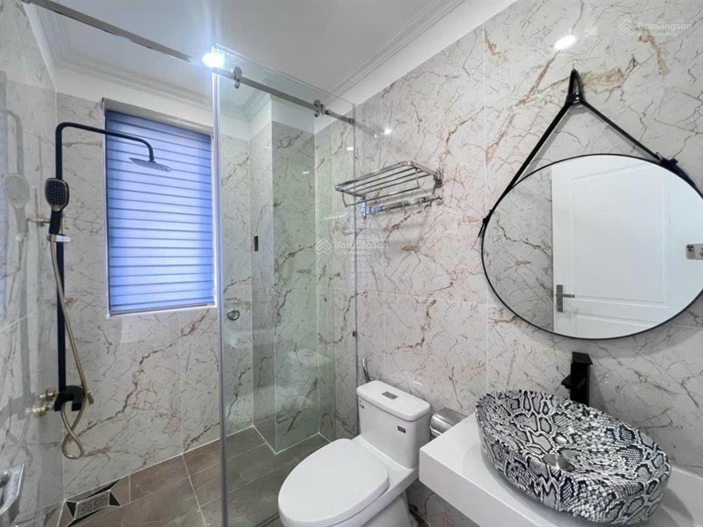 Cho thuê căn 3 tầng view công viên  full nội thất cao cấp