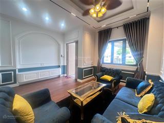 Cho thuê căn 3 tầng view công viên  full nội thất cao cấp