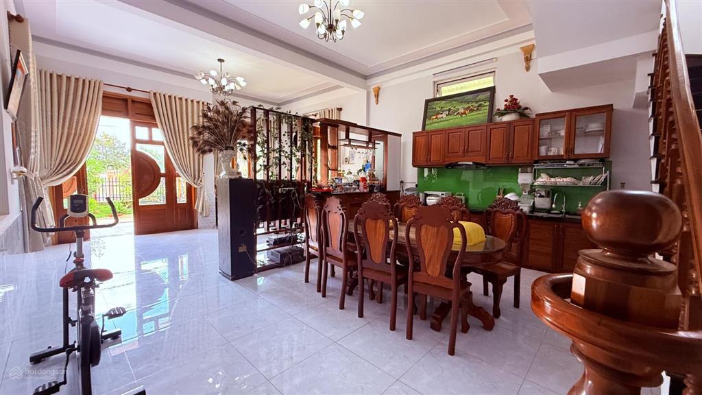 Biệt thự mặt tiền đường chính trung tâm bảo lộc chủ ngộp giá quá rẻ