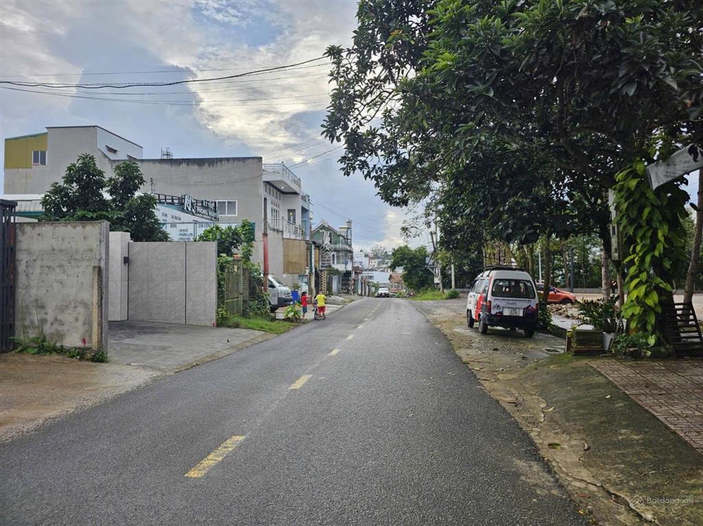 Ngộp  nhà mặt tiền nguyễn thị minh khai
