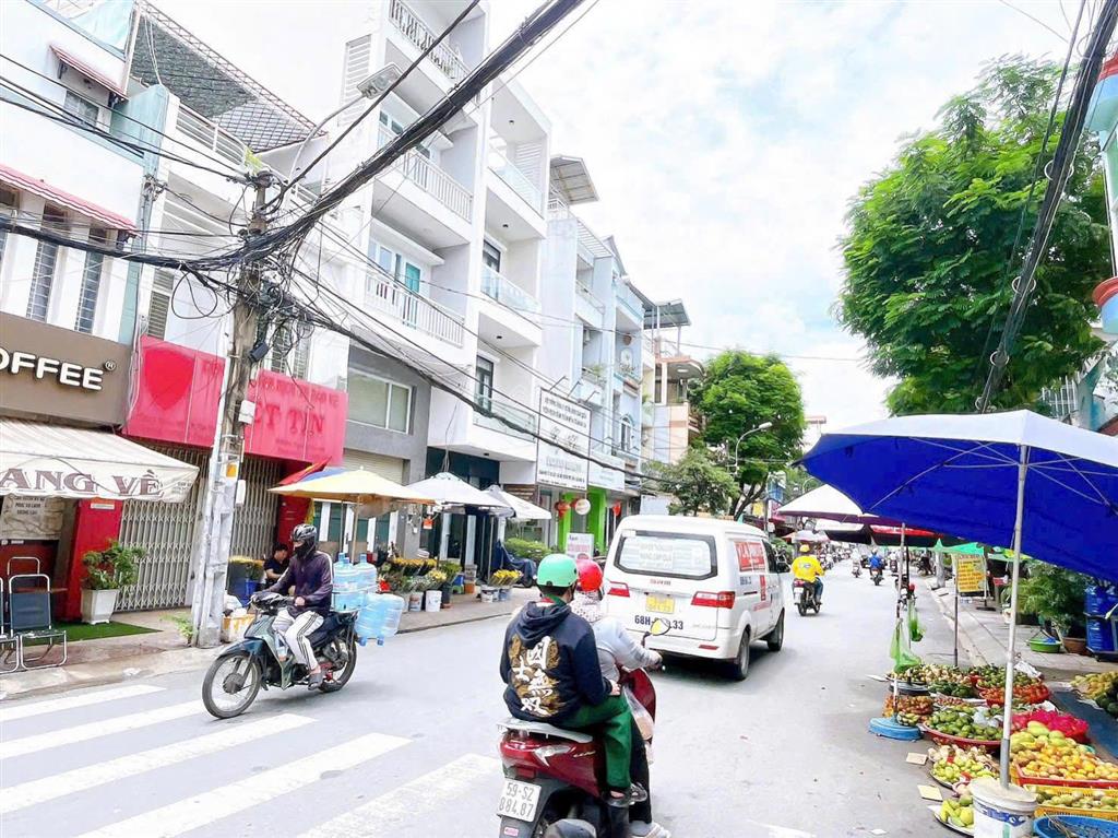 Bán nhà phố tại đường khuông việt,tân phú. giá chỉ 16 tỷ, 133.6m2, pháp lý đầy đủ, chính chủ