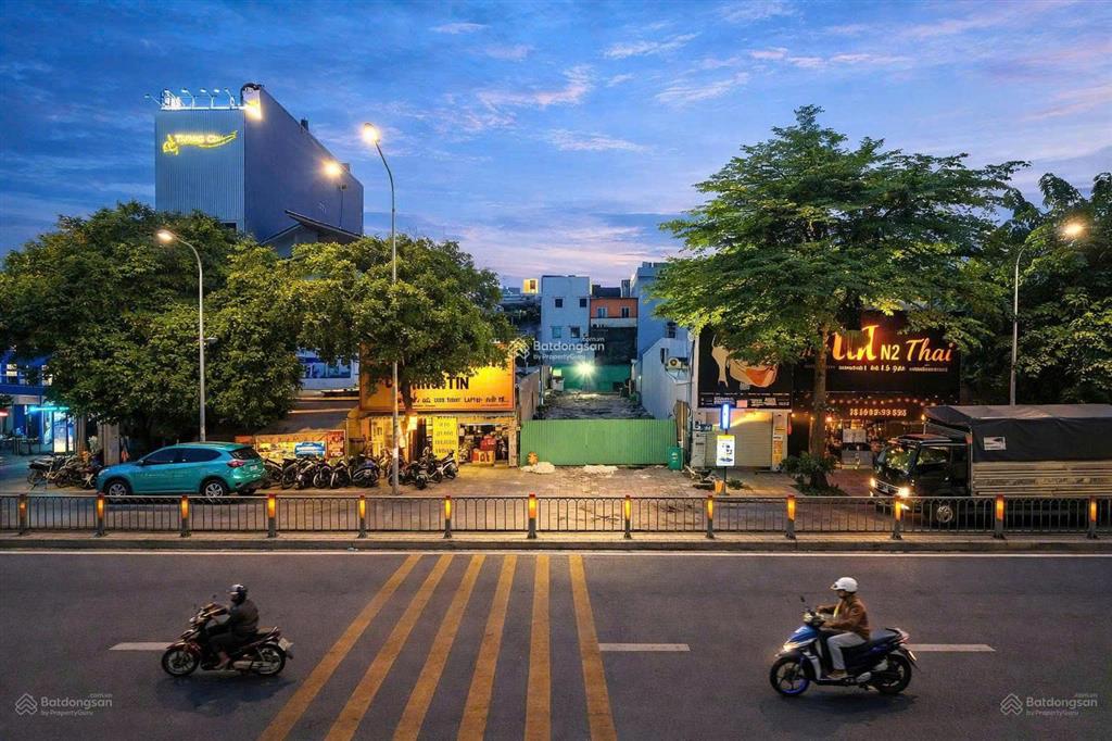 Bán nhà mặt tiền tây thạnh dt khủng 8x30m chỉ 43.5 tỷ