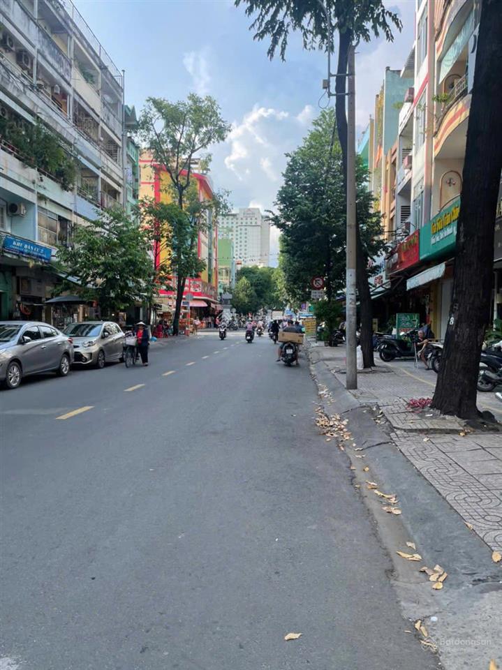 Mt kinh doanh hiếm có đối diện ngay chợ hòa bình q5