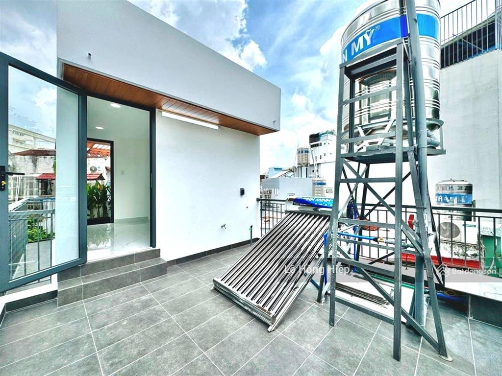 Ngay ngã 5 chuồng chó 4x11,5m, 4 tầng vào ở ngay chỉ nhỉnh 7 tỷ