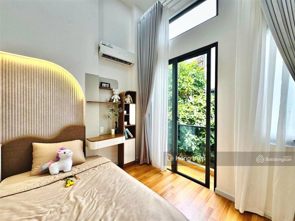 Ngay ngã 5 chuồng chó 4x11,5m, 4 tầng vào ở ngay chỉ nhỉnh 7 tỷ