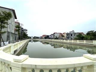 Bán đất dt60m2 mt 4,1m, đường thông ô tô cạnh hồ điều hoà  gần cầu thăng long. trường học và chợ