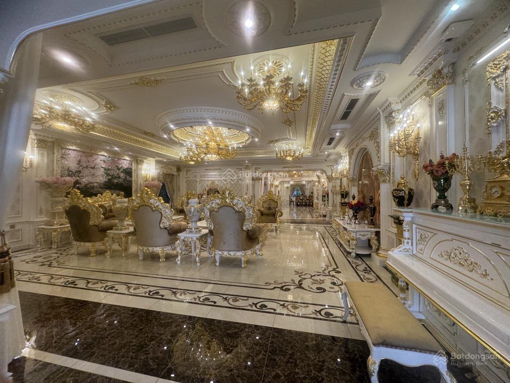 Biệt thự  trần văn kiểu  p. 10  q. 6  sd 3500m2  full nội thất  300 tỷ