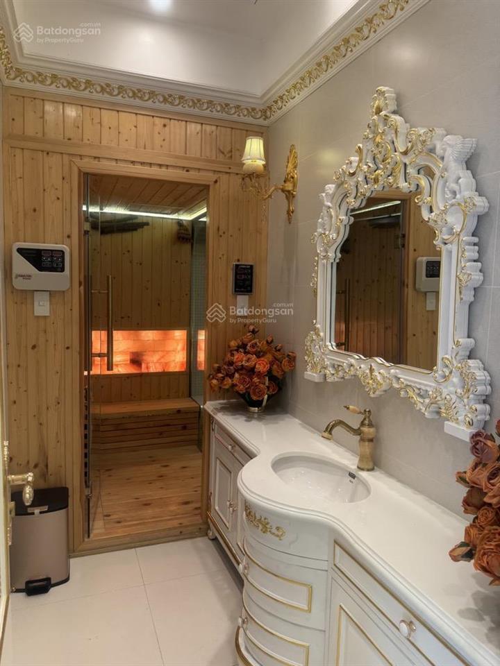 Biệt thự  trần văn kiểu  p. 10  q. 6  sd 3500m2  full nội thất  300 tỷ