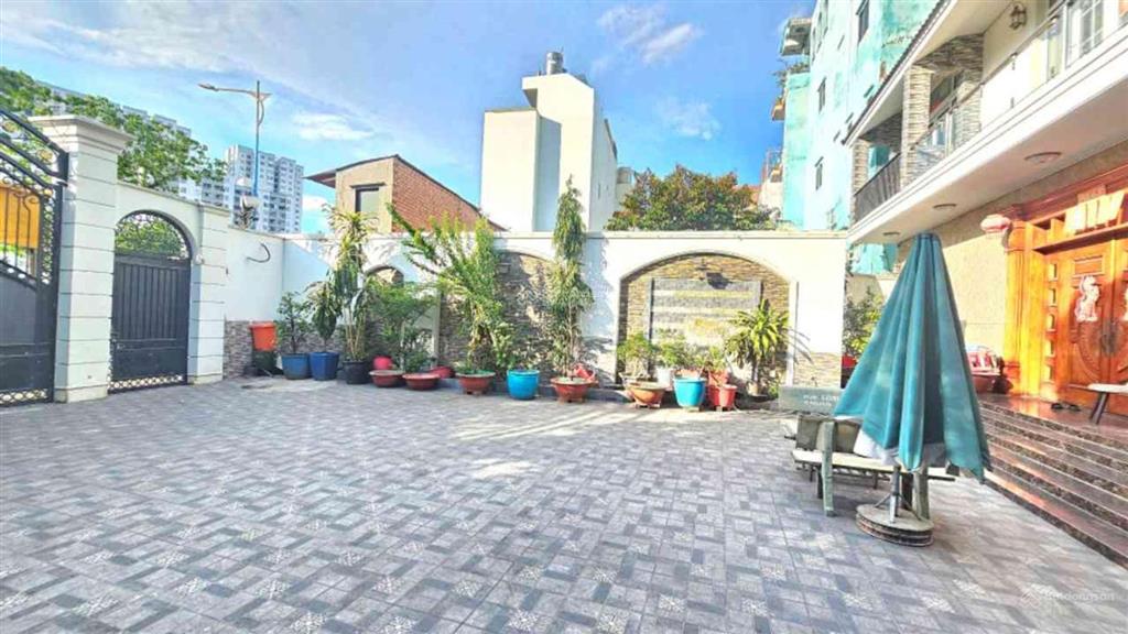 Biệt thự mặt tiền lò gốm  quận 6  dt 726 m2 full thổ  95 tỷ
