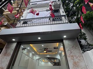 Nhà pl ngõ quận uỷ 68 cầu giấy, hn, dt 50m2x 4.5 tầng, mt 4m, lô góc 2mt. giá 12.9tỷ(tl)