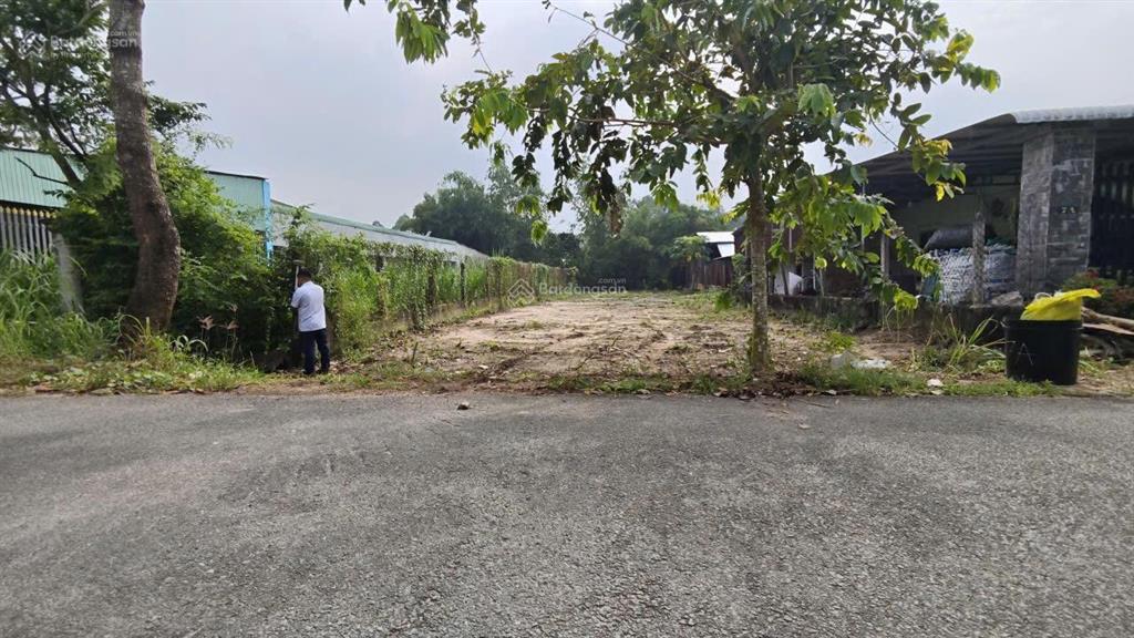 Chính chủ bán 400m2 đất 10x40 có thổ cư 2 trục tỉnh lộ 7, đường nhựa xe tải, có hỗ trợ vay