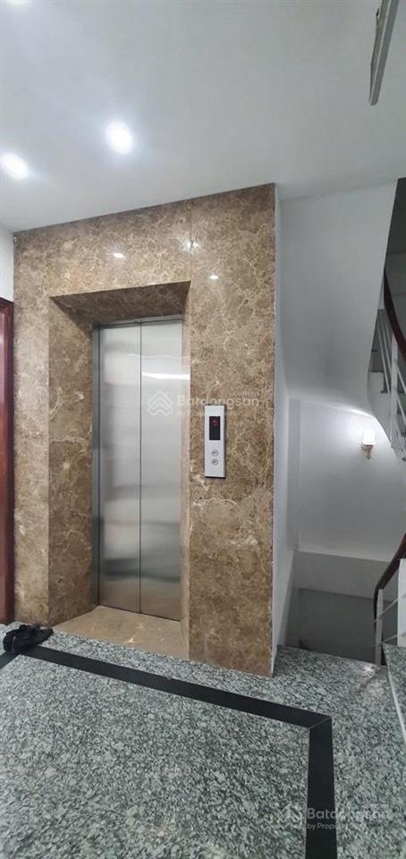 Bán nhà trần quốc hoàn  cầu giấy 6 tầng thang máy thông sàn làm văn phòng đào tạo.