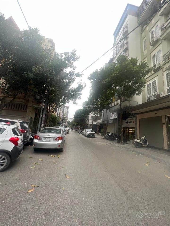 Bán nhà trần quốc hoàn  cầu giấy 6 tầng thang máy thông sàn làm văn phòng đào tạo.