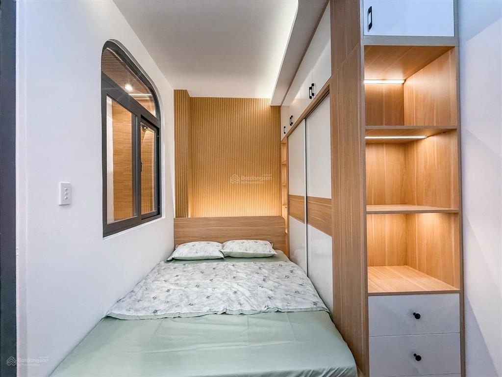 Siêu vị trí căn góc hxh đối diện cụm trường đại học lớn ngay ngã 4 hàng xanh bình thạnh 32m2