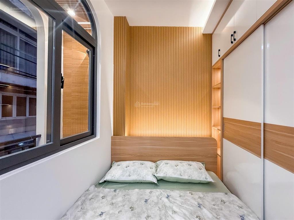 Siêu vị trí căn góc hxh đối diện cụm trường đại học lớn ngay ngã 4 hàng xanh bình thạnh 32m2