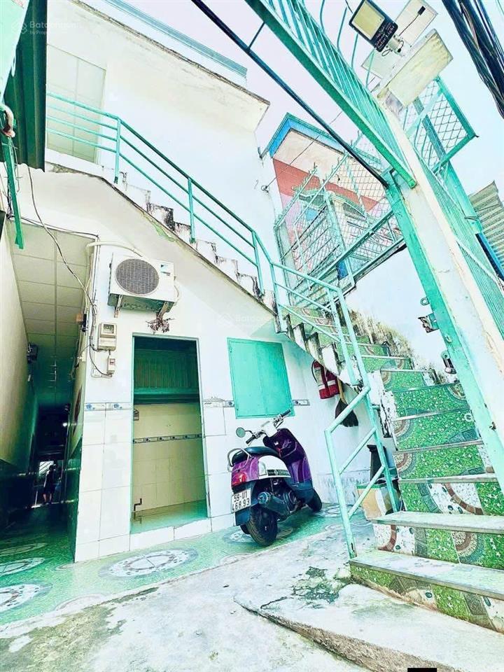 Nhà bán chính chủ thu nhập 30triệu 1 tháng gần ủy ban bình hưng, giá bán nhanh 9,8 tỷ