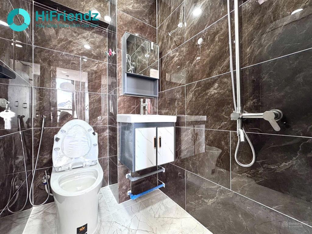 Phòng bancol nội thất hiện đại cao cấp siêu đẹp gần quận 5, quận 1