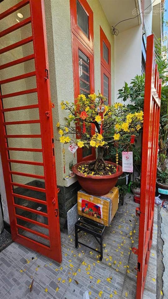 Bán nhà phú nhuận hxh 60m2 4 tầng ngang 4m 4 pn dân trí huỳnh văn bánh 9.9 tỷ.