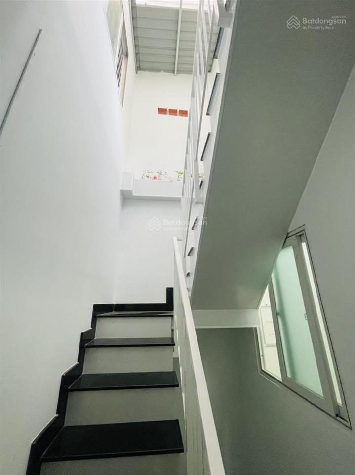 Bán nhà tân bình ô tô vào nhà 60m2 3 tầng kd đỉnh cmt8 gấp bán 8,6 tỷ