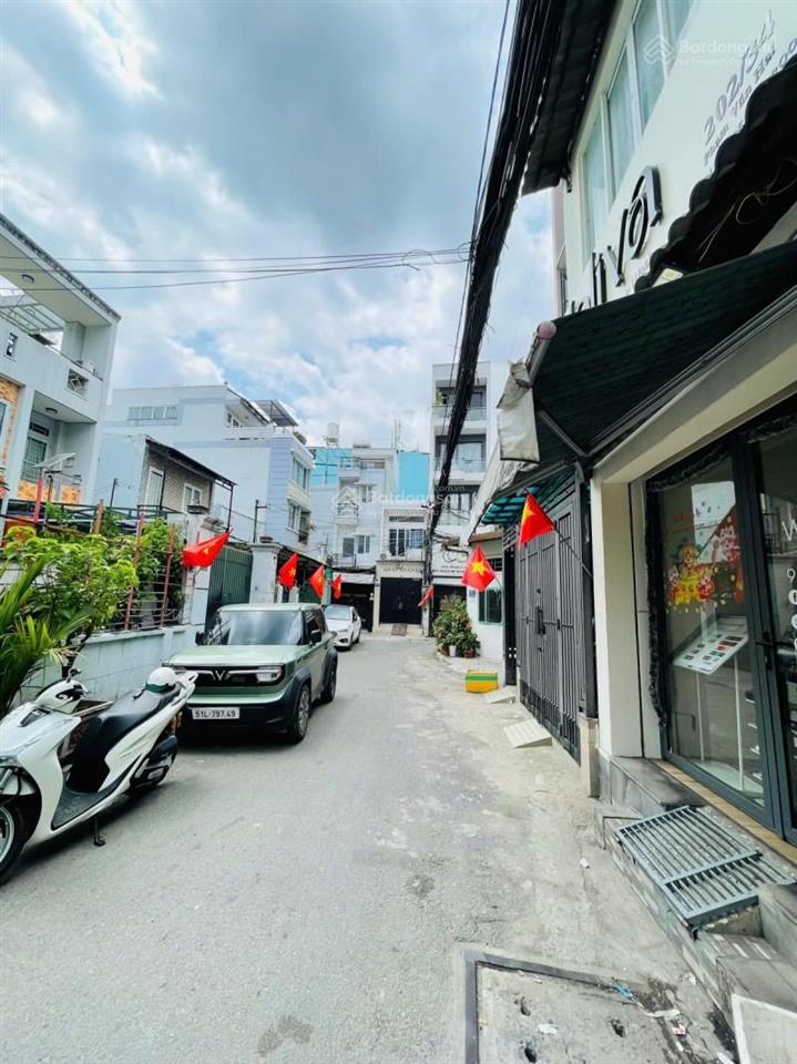 Bán nhà tân bình hxh 45m2 3 tầng ngang 4m 3 pn sát mt đẹp phạm văn hai 5.45 tỷ.