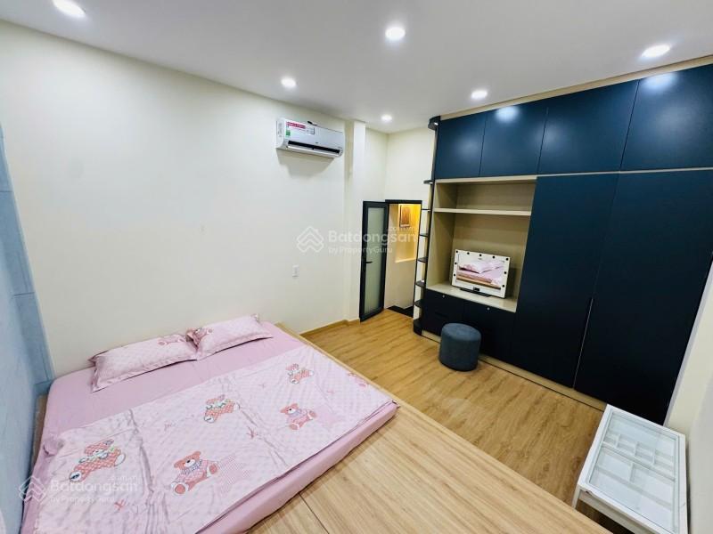 Bán nhà tân bình hxh 45m2 3 tầng ngang 4m 3 pn sát mt đẹp phạm văn hai 5.45 tỷ.