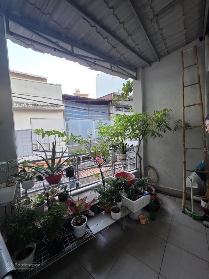 Bán nhà mặt tiền phú nhuận hẻm xe hơi 80m2 2 tầng nở hậu 4,5m 5 pn dân trí cao nguyễn kiệm 8.65 tỷ