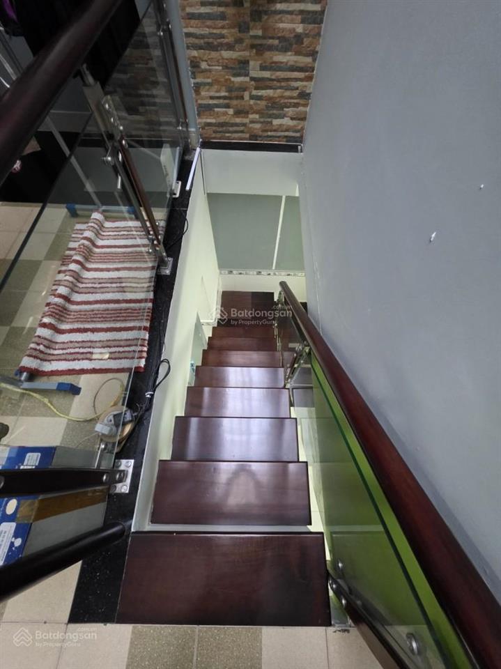 Bán nhà mặt tiền phú nhuận hẻm xe hơi 80m2 2 tầng nở hậu 4,5m 5 pn dân trí cao nguyễn kiệm 8.65 tỷ