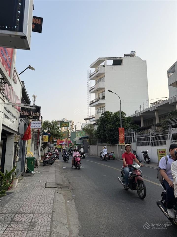 Bán nhà mặt tiền 75m2 2 tầng ngang 4.5m lô góc kd đỉnh nguyễn văn đậu 9.9 tỷ