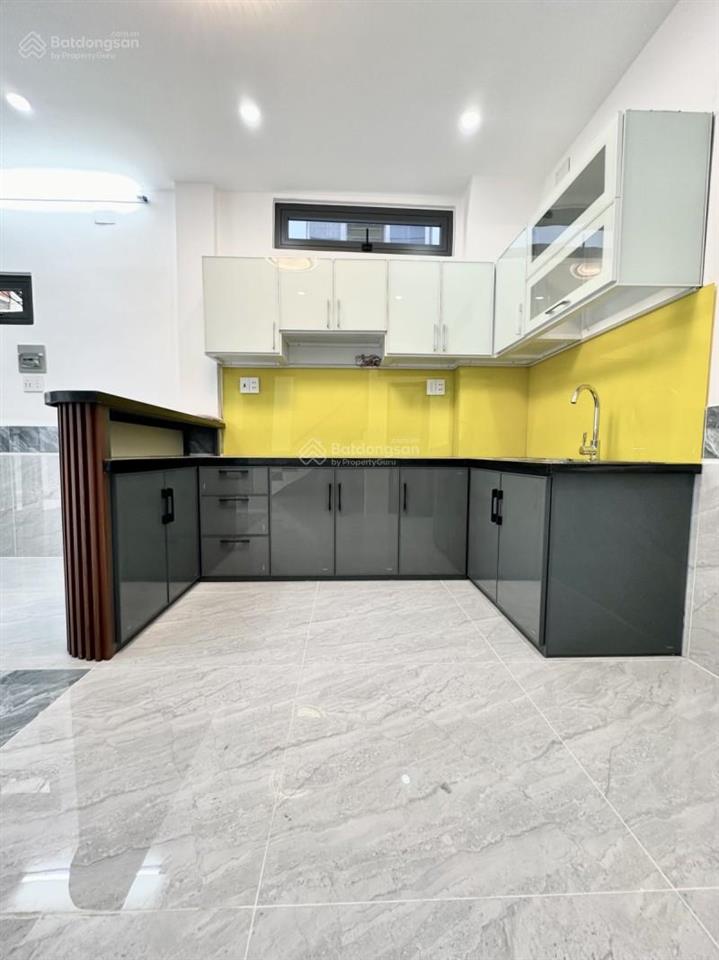 Bán nhà quận 3 hxh 60m2 5 tầng ngang 6m 4 pn đẹp mới ở ngay trần quang diệu gấp bán 8.2 tỷ.