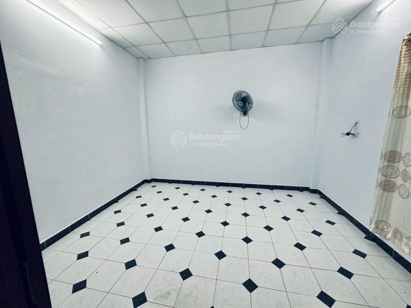 Bán nhà phú nhuận hxh 50m2 3 tầng nở hậu 4,2m 3 pn sát mt nguyễn kiệm 7.2 tỷ.