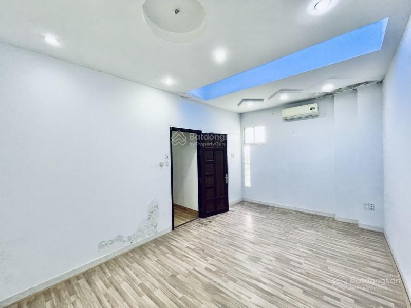 Bán nhà bình thạnh hxh 70m2 4 tầng ngang 5.2m nở hậu sát mt ngô đức kế 9.8 tỷ.