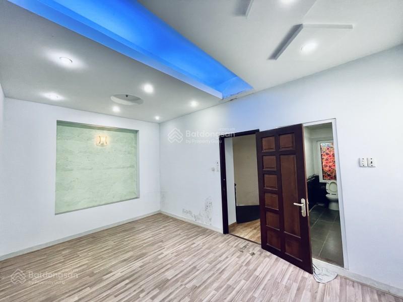 Bán nhà bình thạnh hxh 70m2 4 tầng ngang 5.2m nở hậu sát mt ngô đức kế 9.8 tỷ.