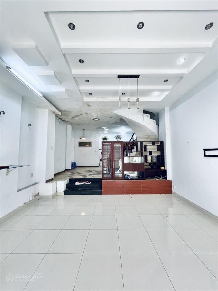 Bán nhà bình thạnh hxh 70m2 4 tầng ngang 5.2m nở hậu sát mt ngô đức kế 9.8 tỷ.
