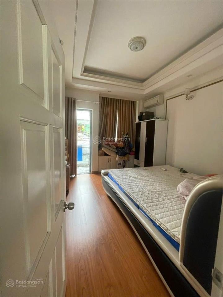 Bán nhà phú nhuận oto vào nhà 50m2 4 tầng 5 pn hẻm thông kd đoàn thị điểm gấp bán 9.3 tỷ.