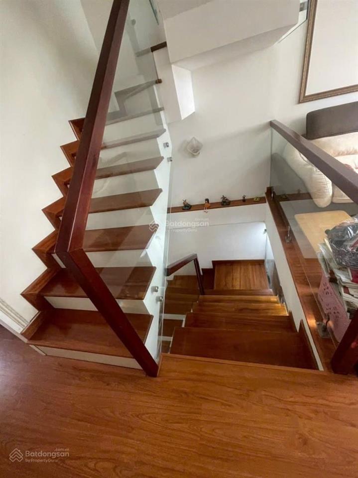 Bán nhà phú nhuận oto vào nhà 50m2 4 tầng 5 pn hẻm thông kd đoàn thị điểm gấp bán 9.3 tỷ.