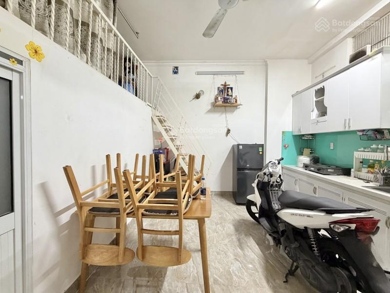Bán nhà phú nhuận hxh 60m2 4 tầng ngang gần 8m sát mt dân trí cao đào duy anh gấp bán 7.2 tỷ