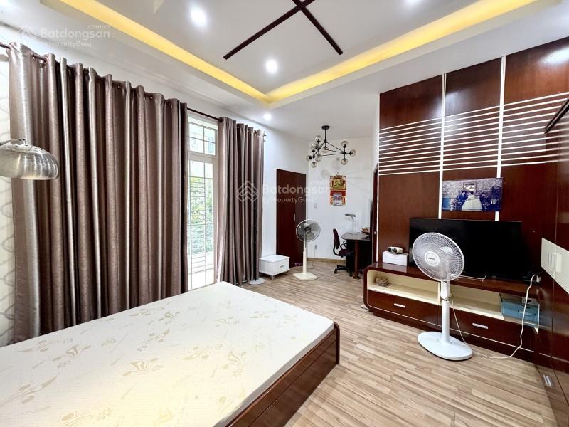 Bán nhà phú nhuận hxh 95m2 3 tầng nở hậu 7m 4 pn sát mt phan đình phùng 9.5 tỷ
