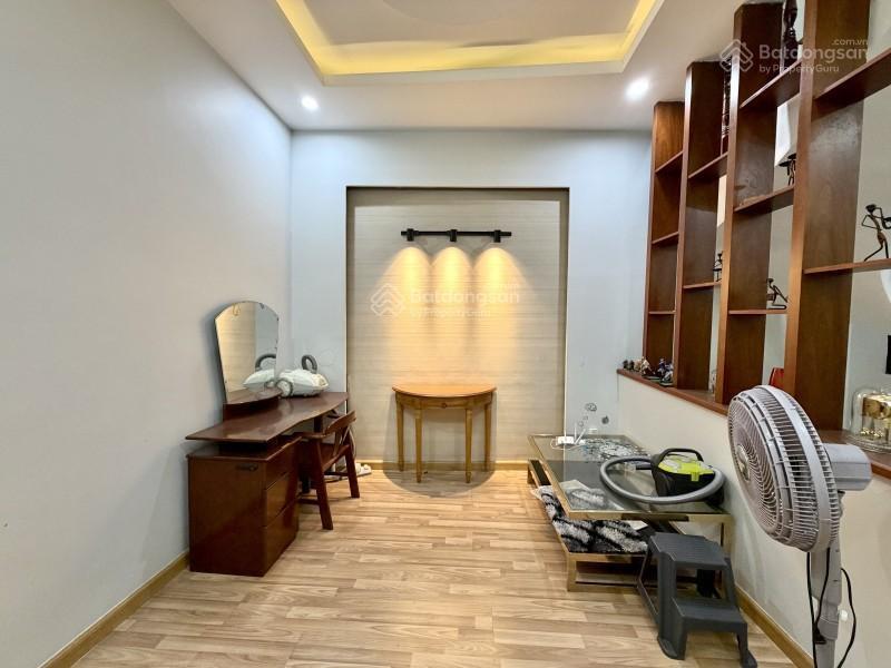 Bán nhà phú nhuận hxh 95m2 3 tầng nở hậu 7m 4 pn sát mt phan đình phùng 9.5 tỷ