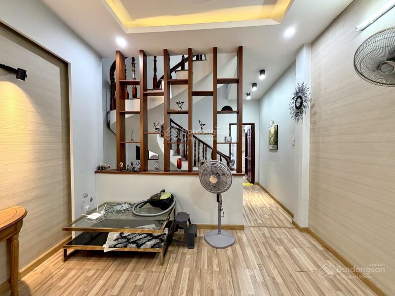 Bán nhà phú nhuận hxh 95m2 3 tầng nở hậu 7m 4 pn sát mt phan đình phùng 9.5 tỷ